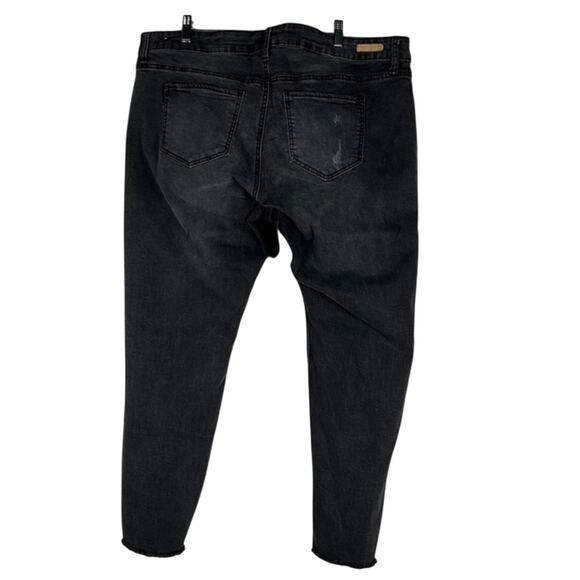 True Craft Jeans Womens 20 Washed Black Floral Embroidered Skinny Frayed Hem - Picture 5 of 6